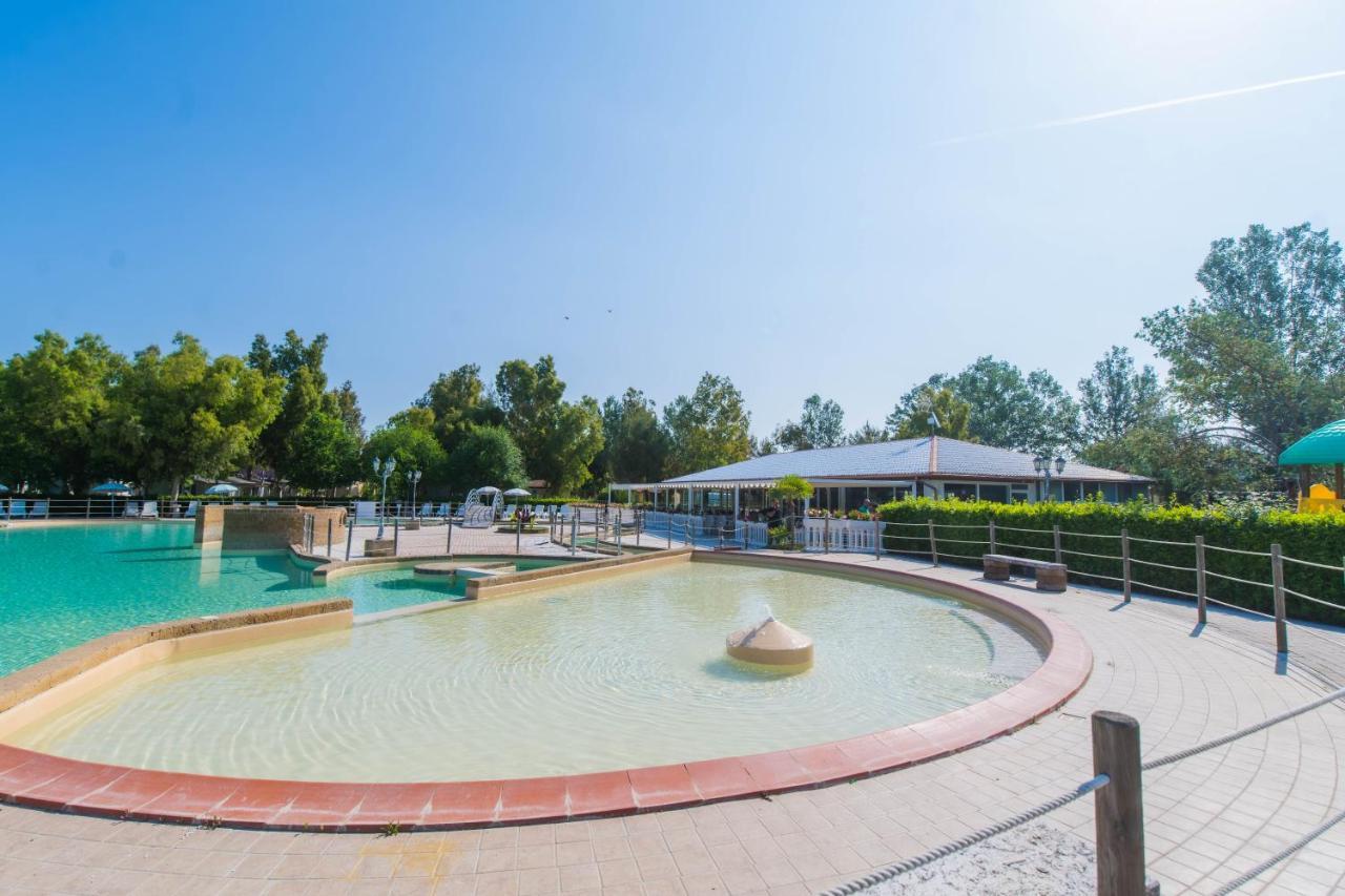 Camping Le Palme Marina Di Bibbona Buitenkant foto