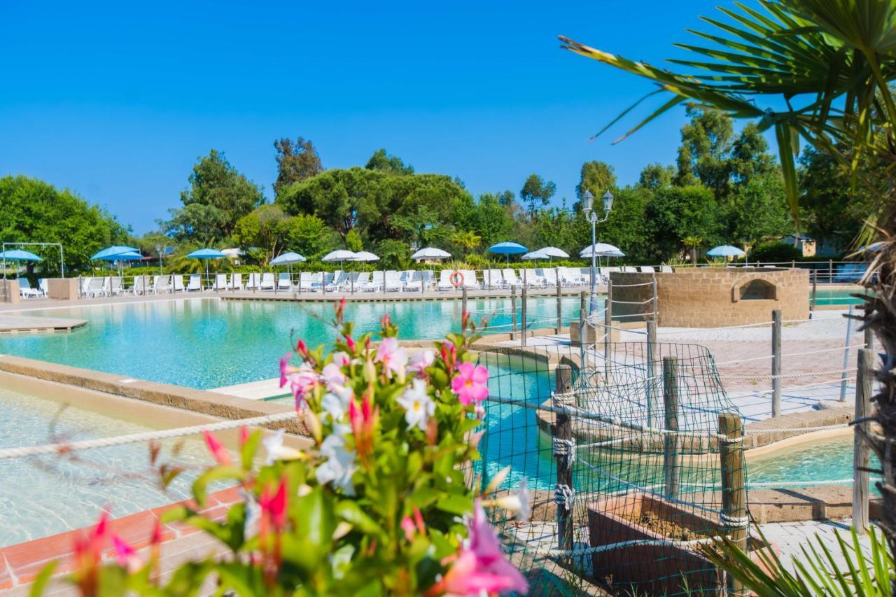 Camping Le Palme Marina Di Bibbona Buitenkant foto