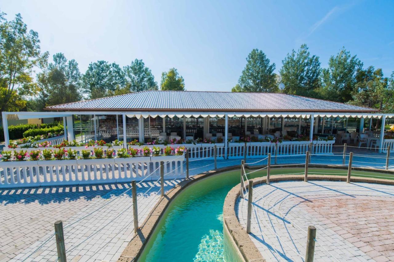 Camping Le Palme Marina Di Bibbona Buitenkant foto