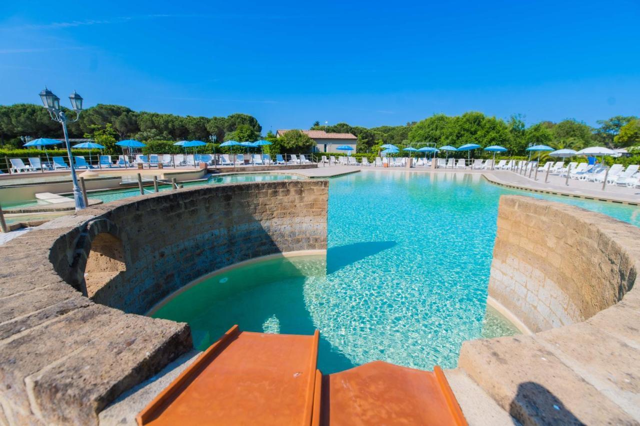 Camping Le Palme Marina Di Bibbona Buitenkant foto