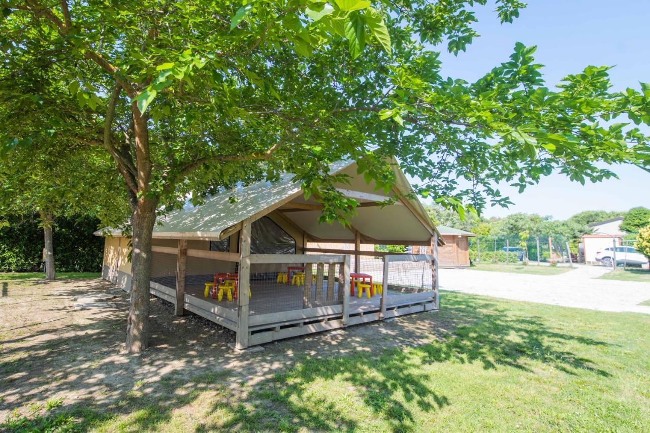 Camping Le Palme Marina Di Bibbona Buitenkant foto