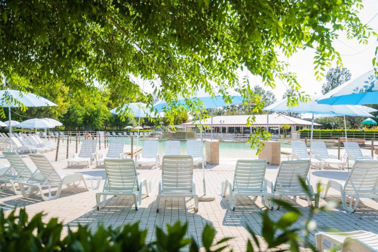 Camping Le Palme Marina Di Bibbona Buitenkant foto